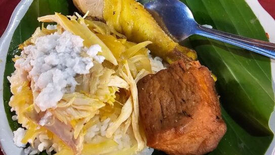 Tempat Nasi Liwet Solo Favorit Warga Lokal