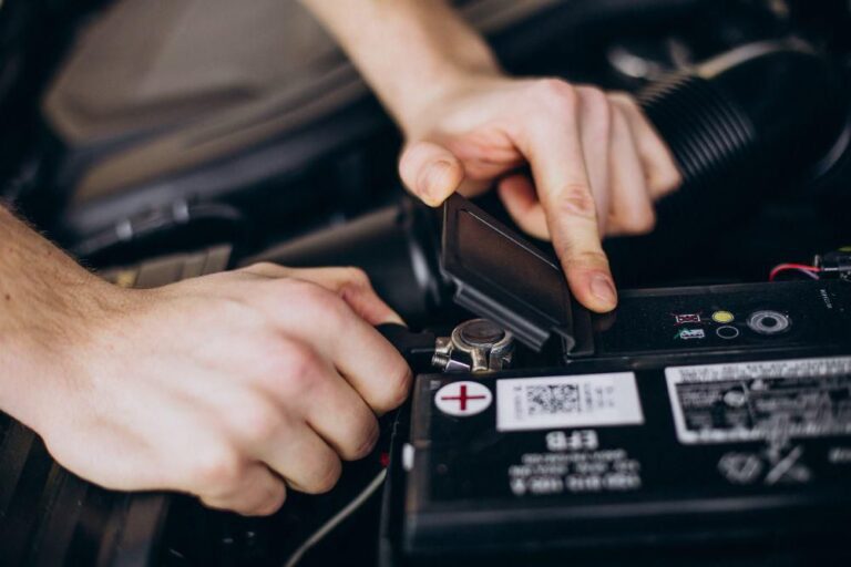 Bisakah Motor Matic Mogok Dinyalakan dengan Didorong?