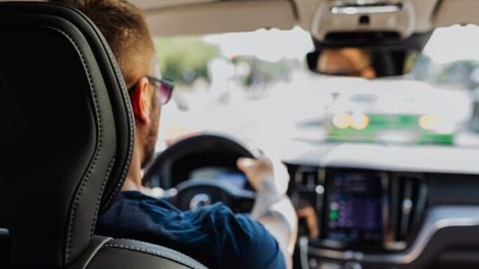 6 Kebiasaan Buruk yang Merusak Transmisi Mobil Matik