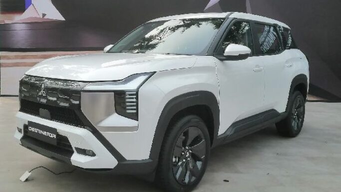 Mitsubishi Destinator SUV 7 Penumpang Tanpa Lawan