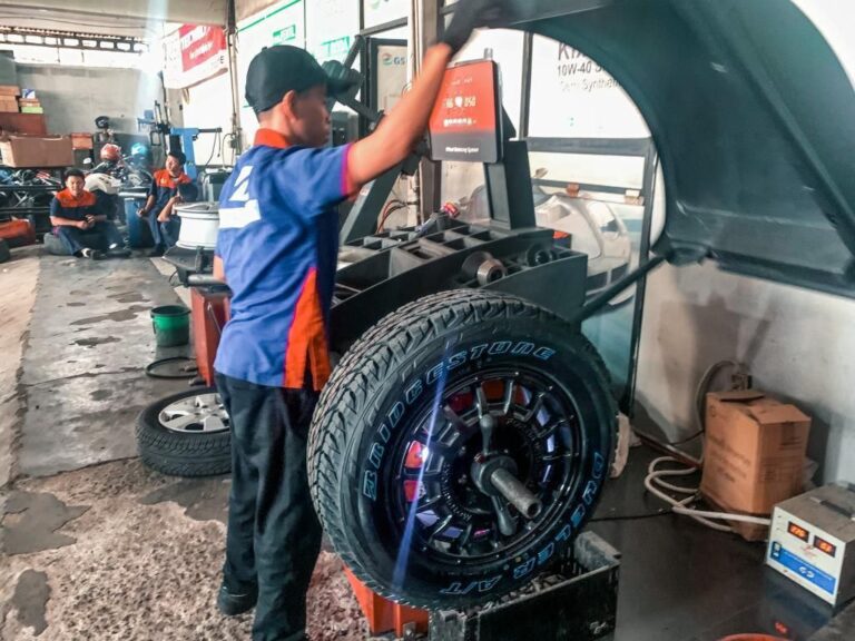 Perbedaan Spooring dan Balancing Mobil