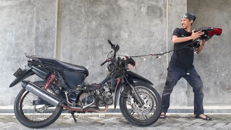 Cek Kabel Bodi Saat Beli Motor Bekas