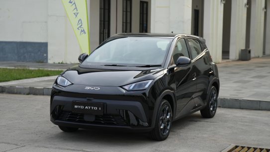 Perbandingan Biaya BYD Atto 1 dengan Mobil Bensin, Mana yang Lebih Hemat?